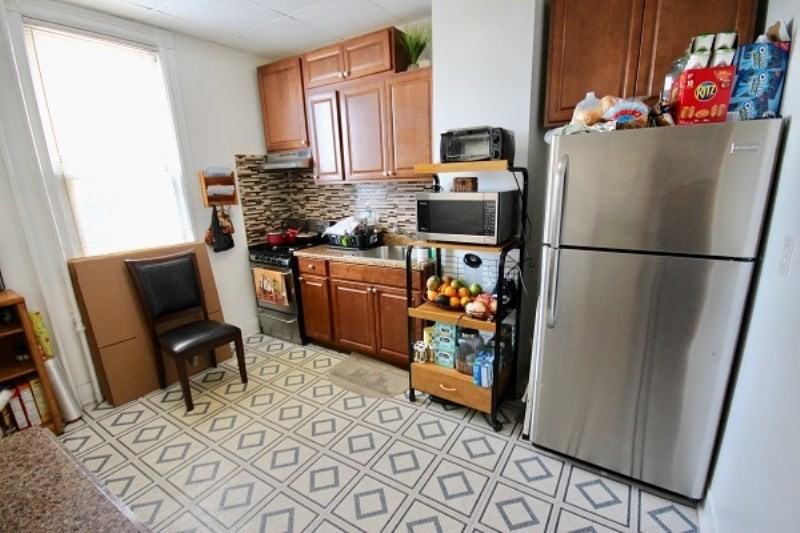 1001 Columbia Ave - Photo 2 of 9