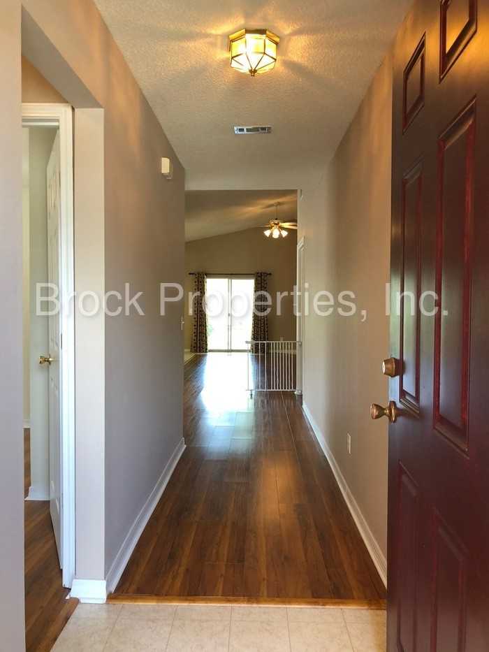 3020 Desert St - Photo 2 of 30