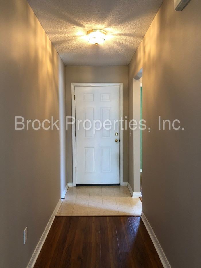 3020 Desert St - Photo 3 of 30