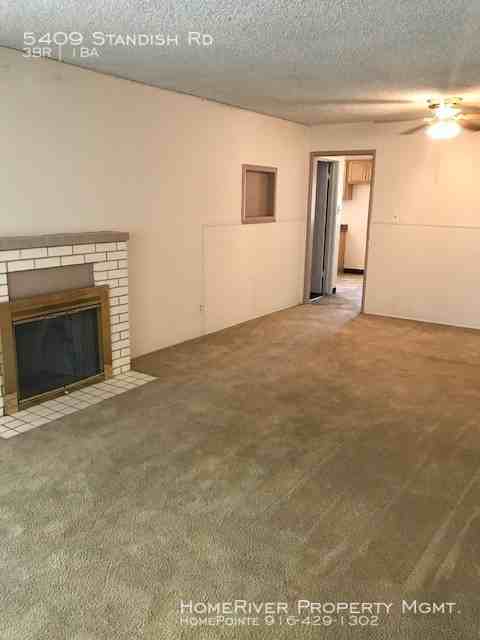 5409 Standish Rd - Photo 2 of 12