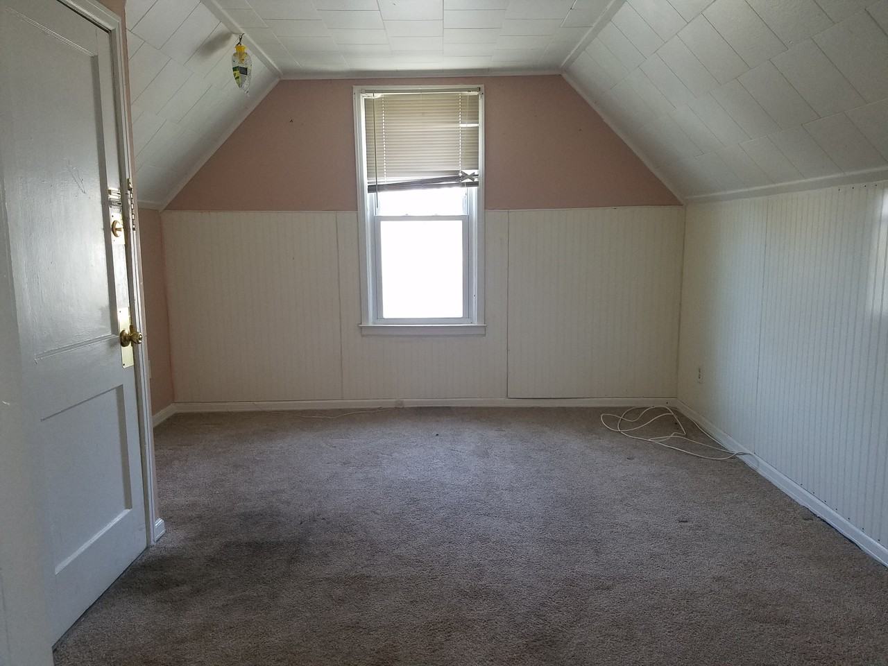 146 Ford Avenue - Photo 2 of 5