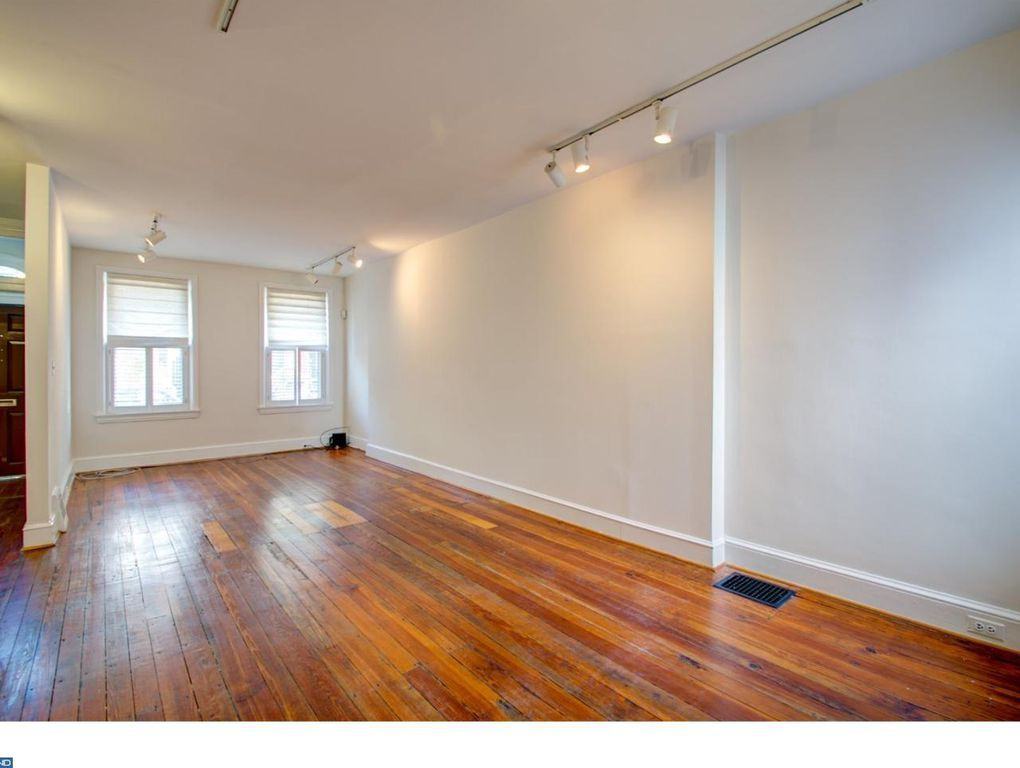 1215 Tatnall St - Photo 3 of 24