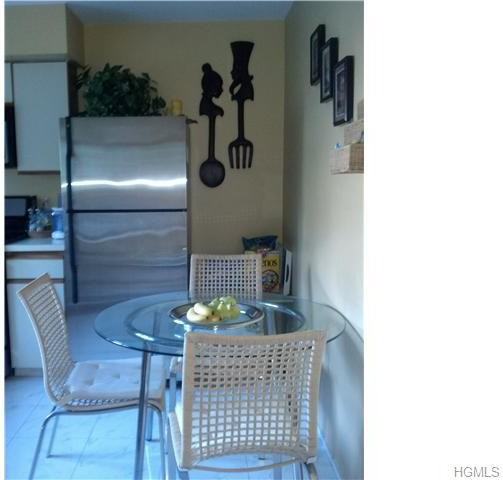 69 Village Green - Photo 3 of 17