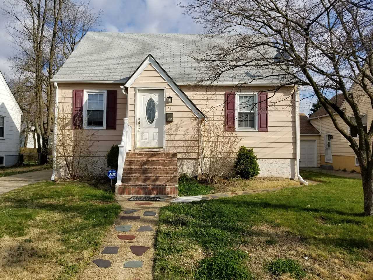 23 5th Ave - Photo 2 of 11