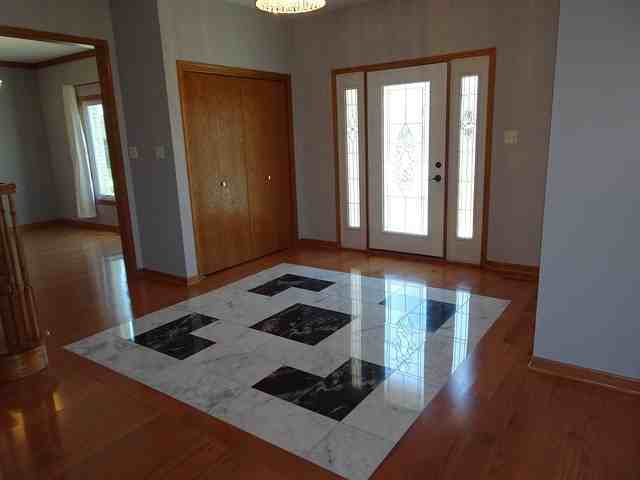 10430 Ridgewood Dr - Photo 2 of 34