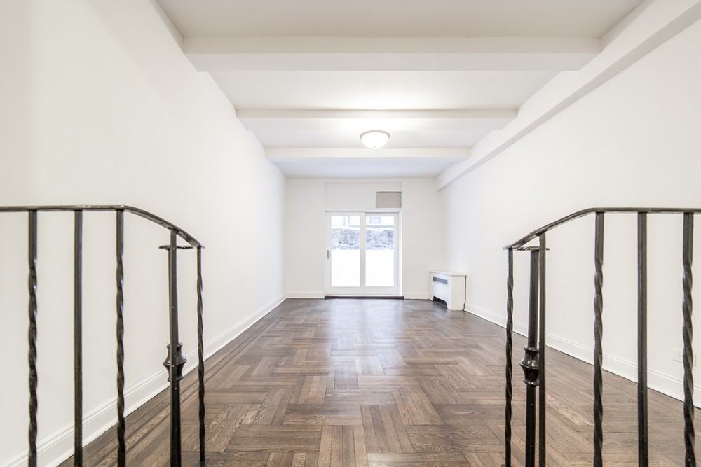 690 Fort Washington - Photo 3 of 11