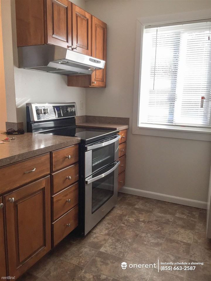 12406 NE 130th Ct #J201 - Photo 2 of 13