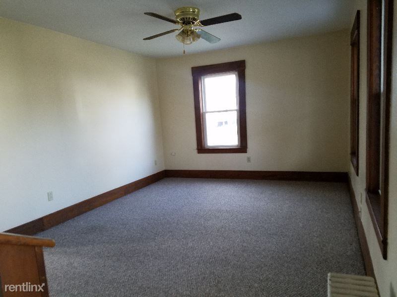 124 Elm St - Photo 2 of 10