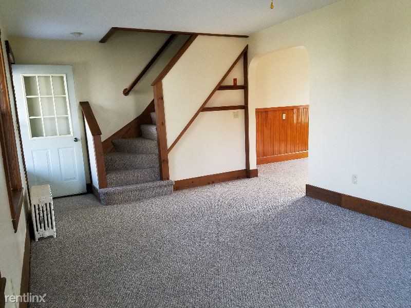 124 Elm St - Photo 3 of 10