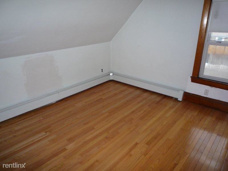 14 Linden Cir #B - Photo 2 of 8