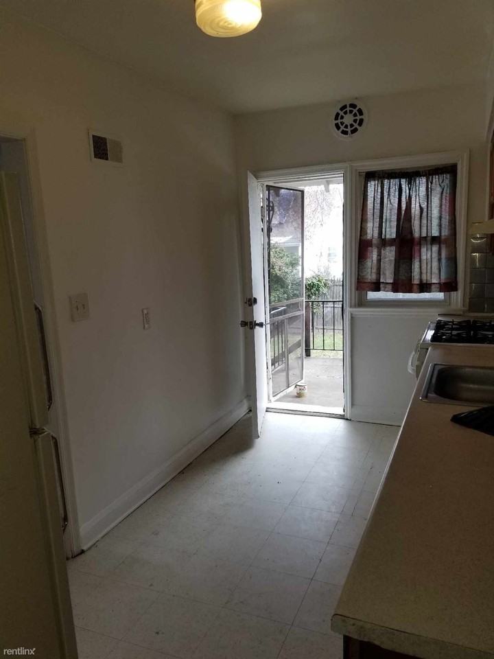 2808 Glendale Ave - Photo 3 of 7