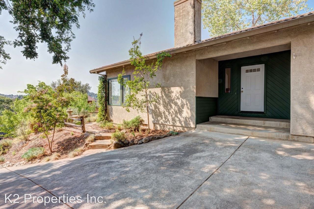 560 Turquoise Ct - Photo 2 of 18