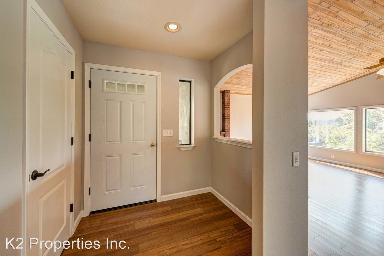 560 Turquoise Ct - Photo 3 of 18