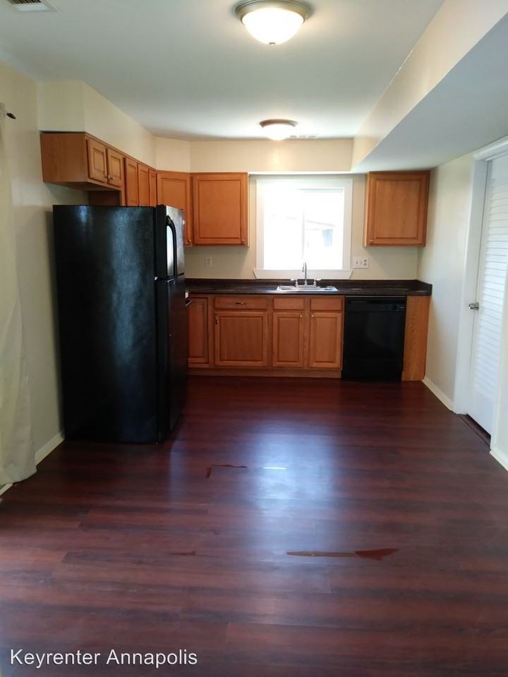 603 Londontown Rd - Photo 3 of 10