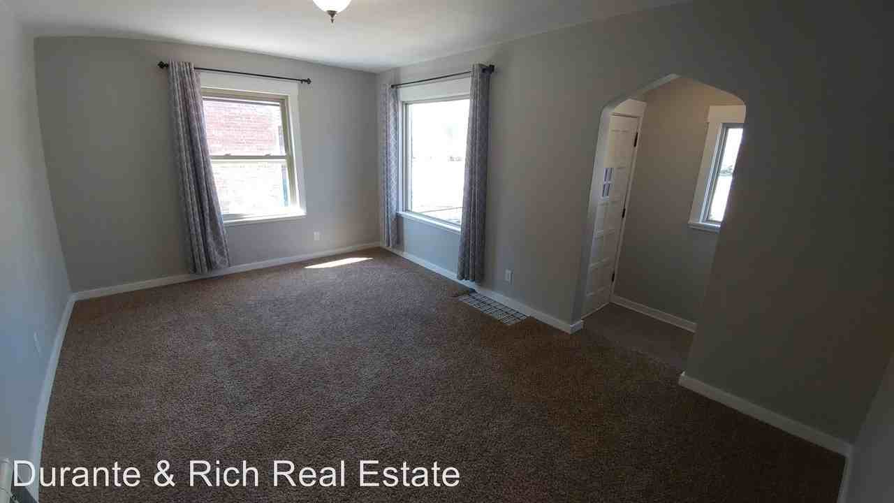 6511 42nd Ave - Photo 3 of 28