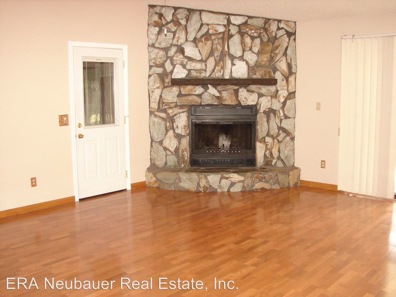 1211 Tammy Ln - Photo 2 of 4