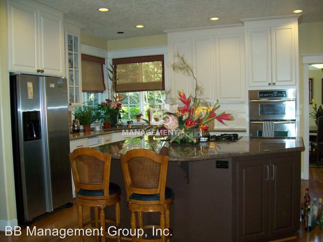 17751 Marylcreek Dr - Photo 3 of 21