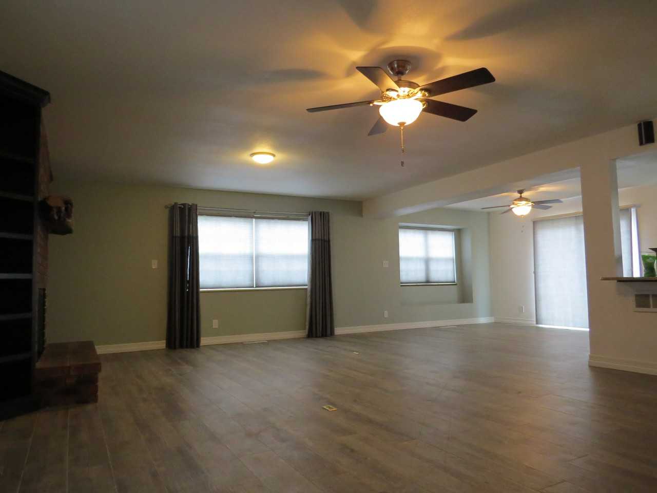 15815 S Furrow Rd - Photo 2 of 16