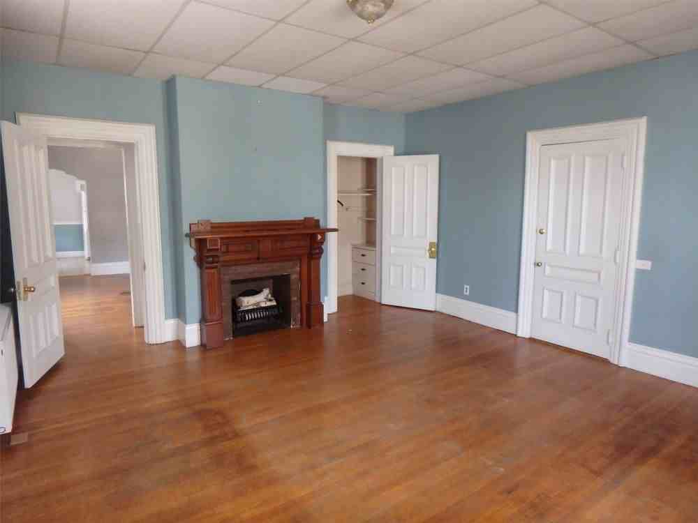 18 Laurel Ave - Photo 2 of 6