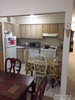 172-39 Highland Ave - Photo 3 of 9