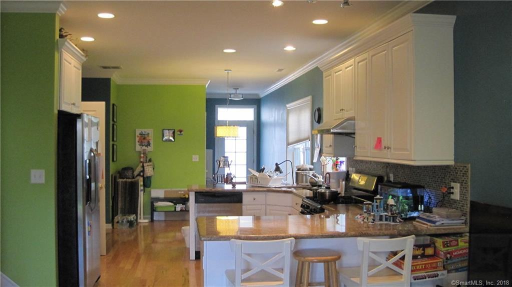 8 Landin St #a - Photo 2 of 18