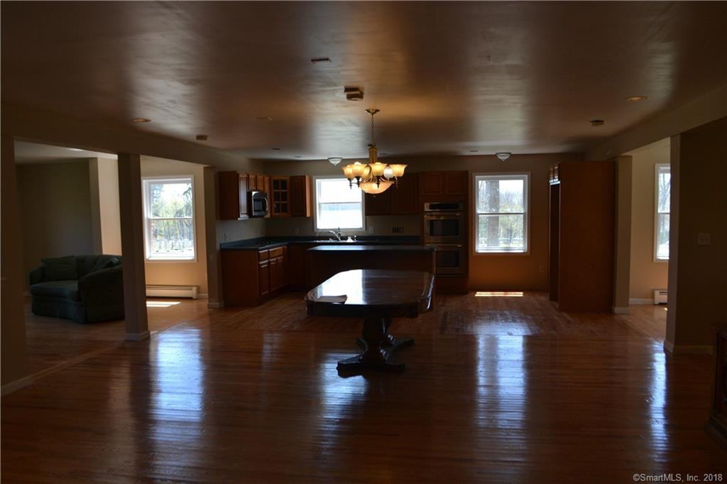 403 Derby Ave - Photo 3 of 15