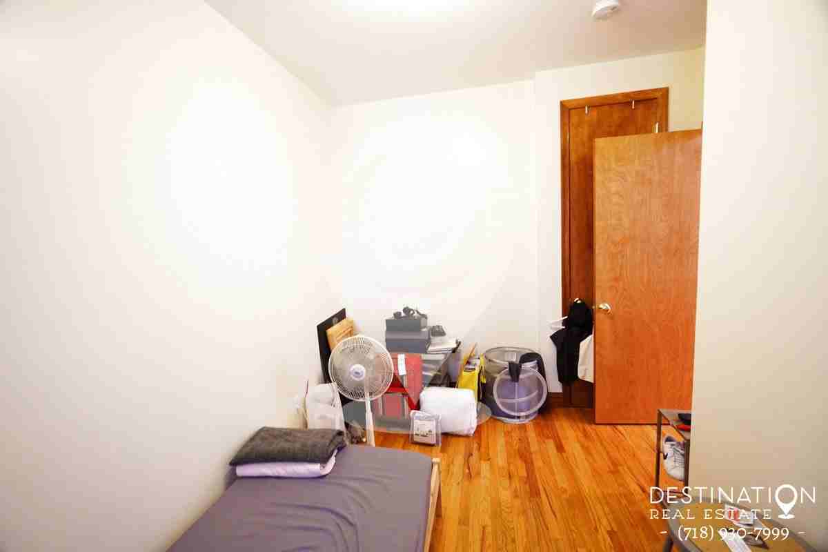 512 45th St - Photo 3 of 14