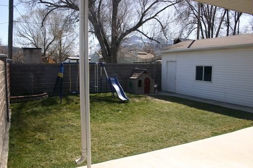 826 N Main St - Photo 3 of 15