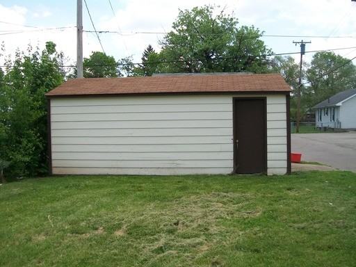 1007 Elwood St - Photo 3 of 12