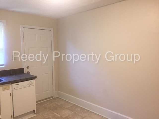 470 Virginia St - Photo 3 of 7