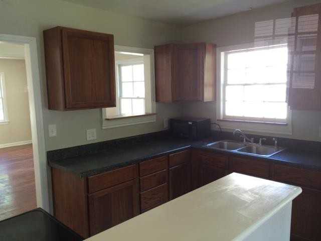 4050 Myra St - Photo 3 of 15