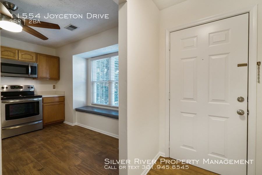 11554 Joyceton Dr - Photo 2 of 24