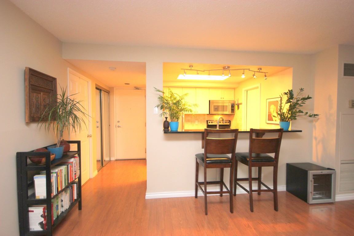 45 Holland Avenue Unit 203 - Photo 2 of 12
