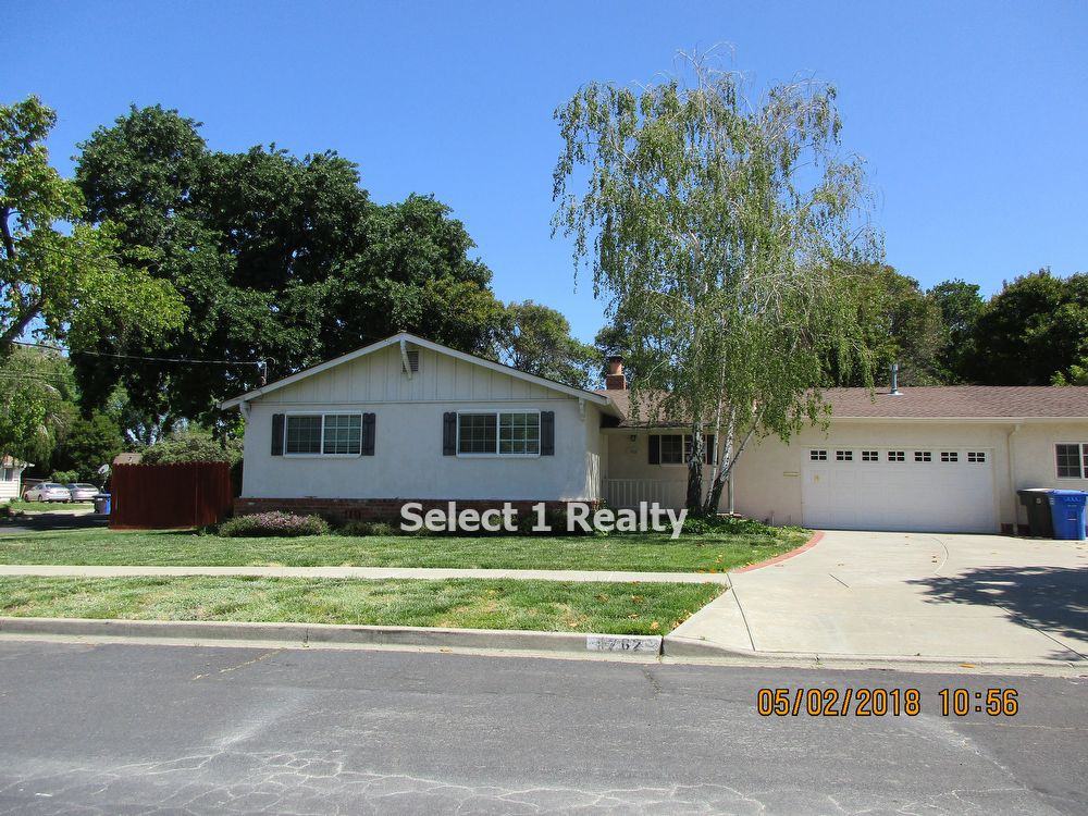 1762 Lynwood Dr - Photo 2 of 31