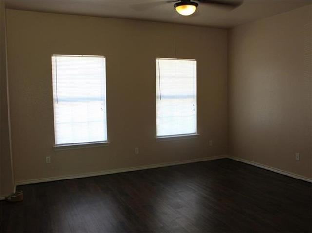 9811 Sycamore Dr - Photo 3 of 16