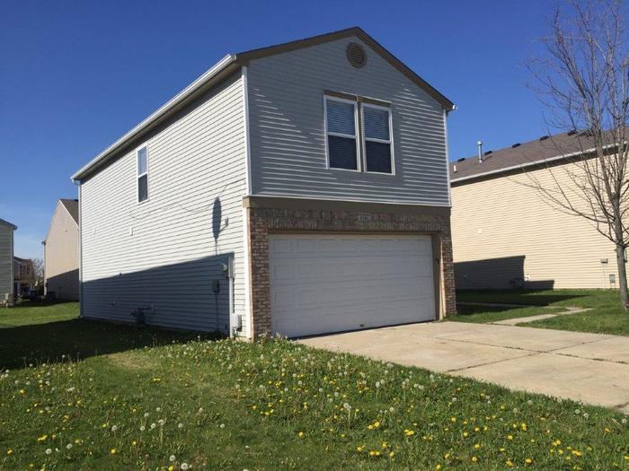 8346 Ash Grove Dr - Photo 2 of 18