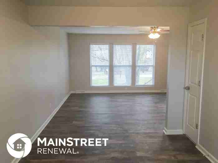 1540 Charlotte Dr - Photo 3 of 14