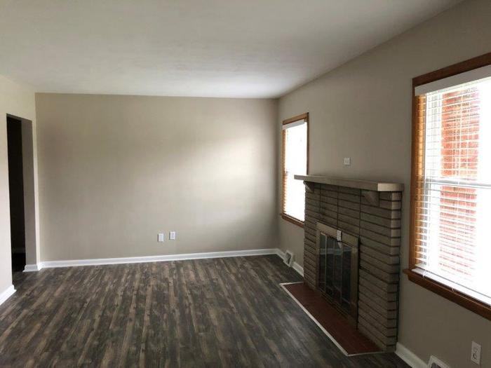 9005 W Manslick Rd - Photo 2 of 15