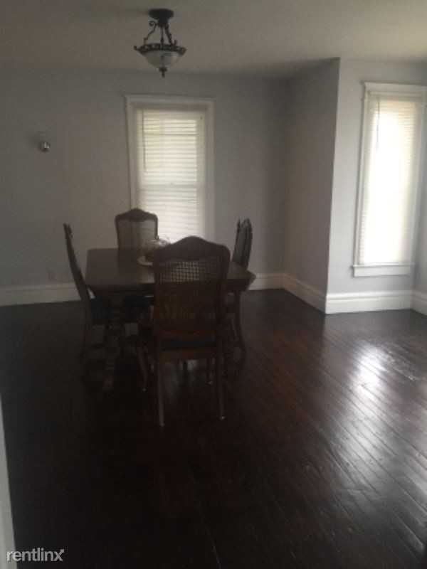 201 W Elm St - Photo 3 of 5