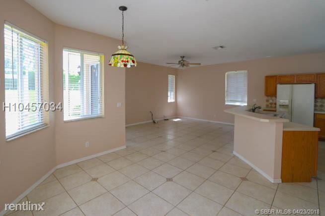 19492 SW 68th St - Photo 3 of 30