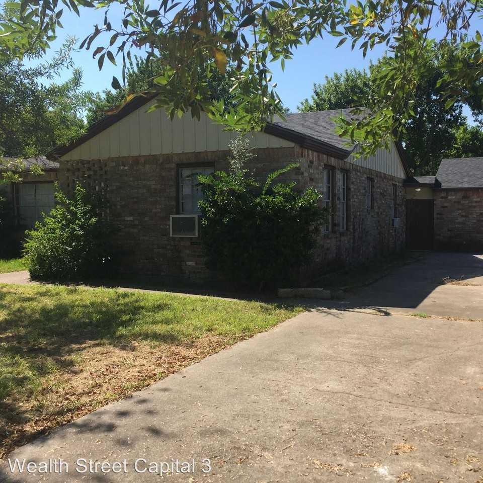 3805 19th St N - Photo 2 of 11