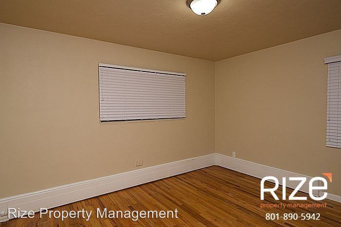 3630 Gramercy Ave - Photo 2 of 15