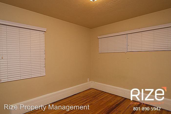 3630 Gramercy Ave - Photo 3 of 15