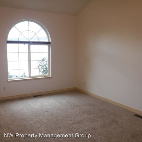 2712 179th Pl NE - Photo 2 of 14