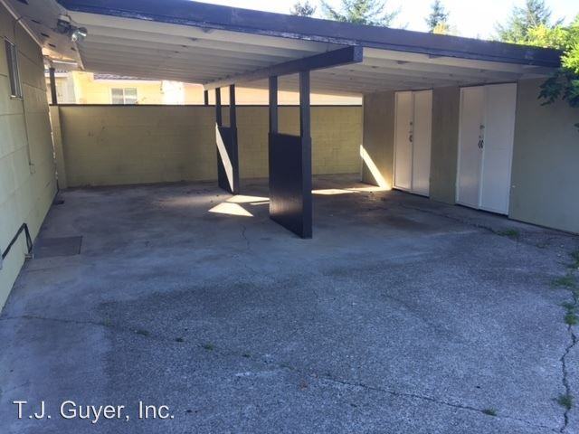 1211 Alexander St - Photo 2 of 11