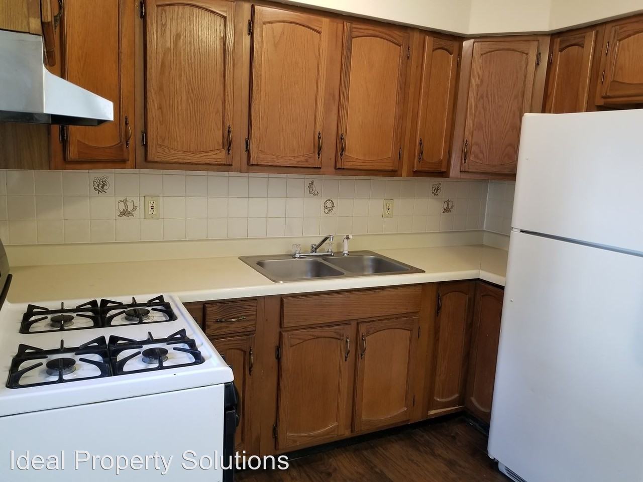 1319 Wilson St - Photo 3 of 13