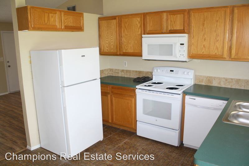 3243 Seven Springs Blvd - Photo 3 of 10