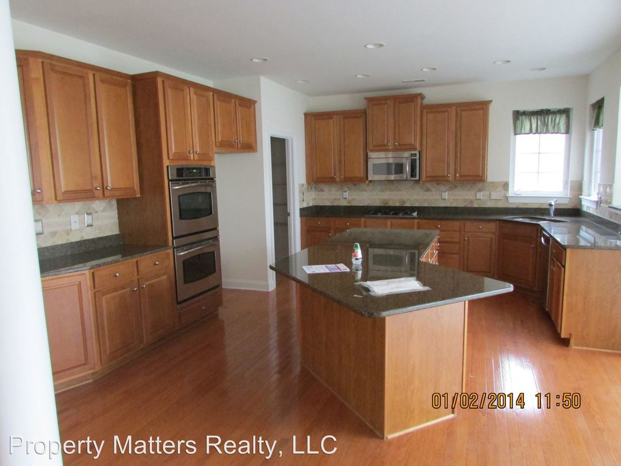 3203 Bur Oak Dr - Photo 3 of 15