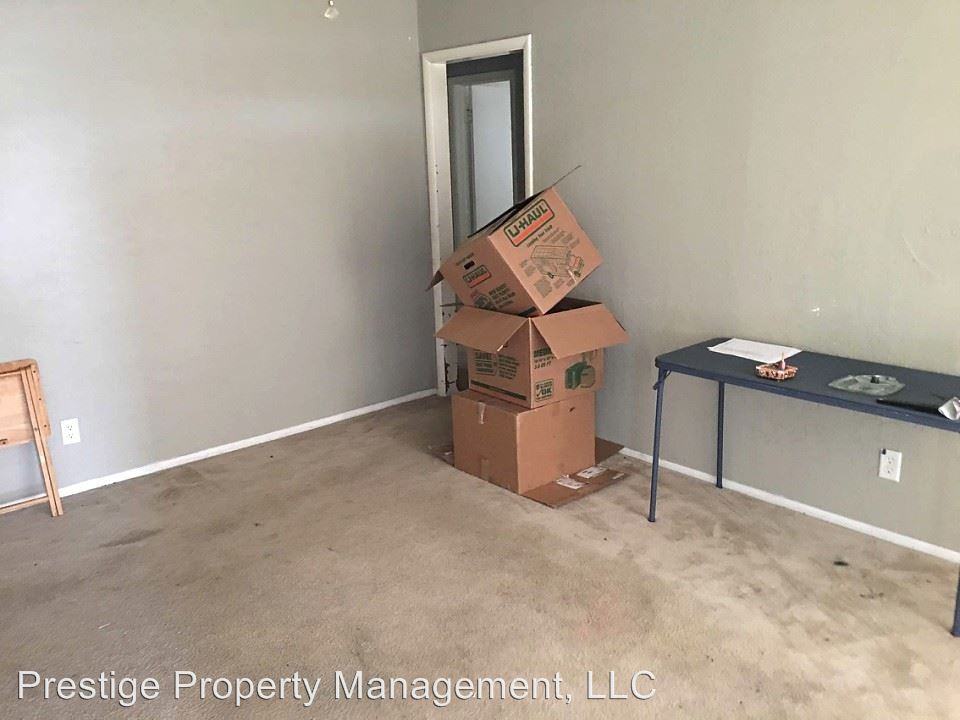 1307 NW Lawton Ave - Photo 3 of 10