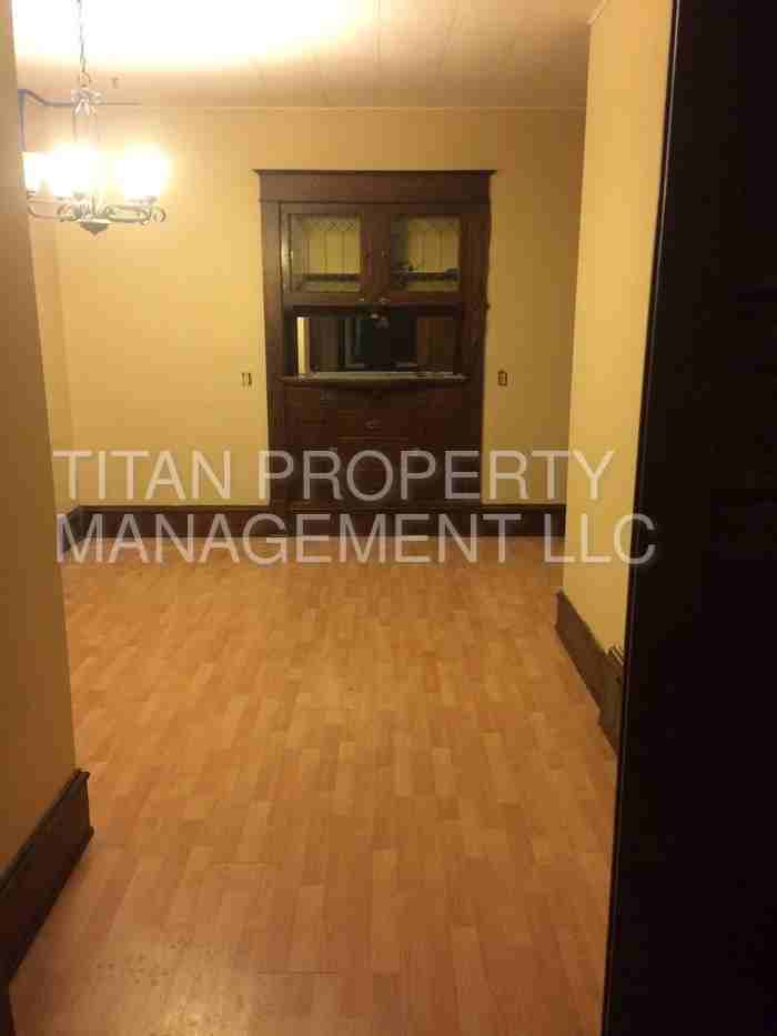 623 E Parkway Ave - Photo 2 of 8